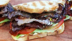 Chivito, un sándwich auténticamente uruguayo.